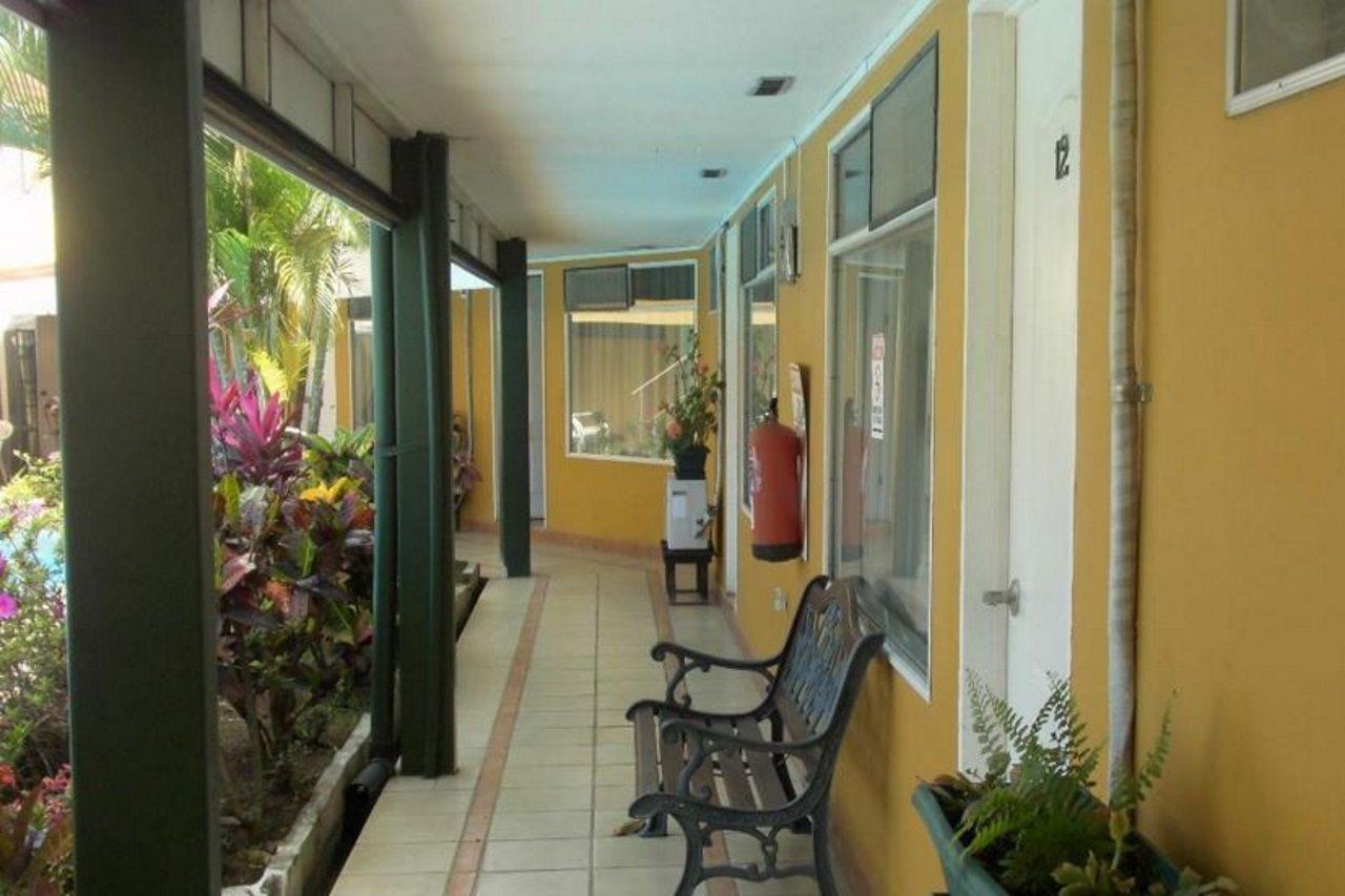 Hotel Puerta Del Sol - San Jose Airport Buitenkant foto