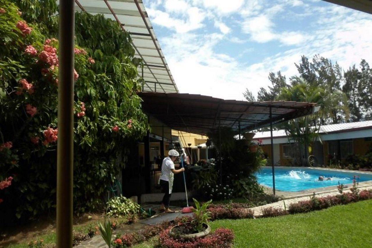 Hotel Puerta Del Sol - San Jose Airport Buitenkant foto