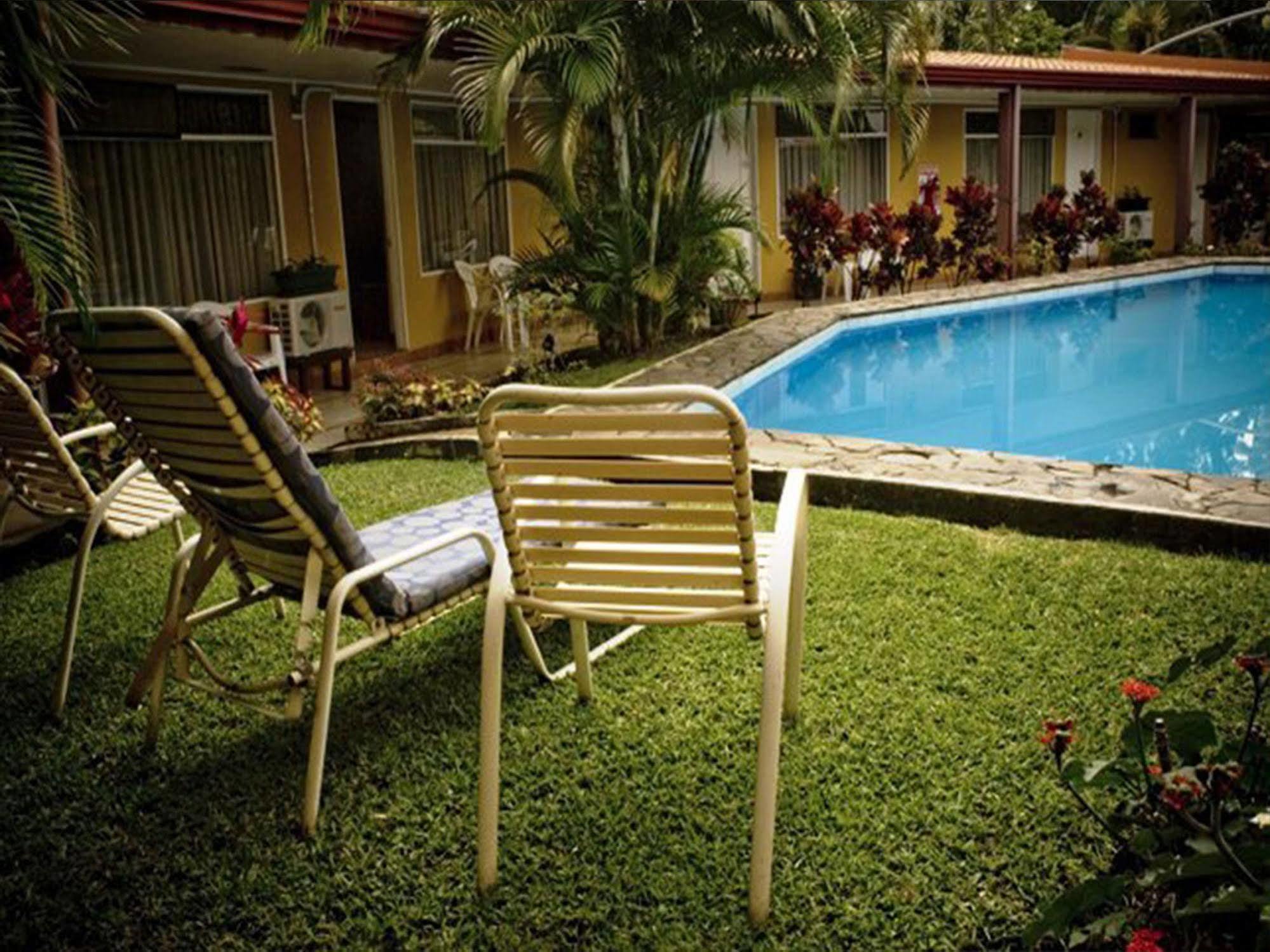 Hotel Puerta Del Sol - San Jose Airport Buitenkant foto